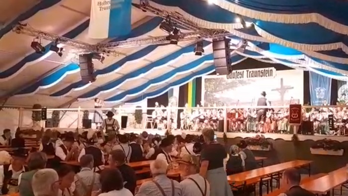 2025 07 23 Kultsommer im Zelt
